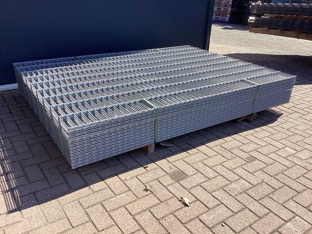 Heras - 8/6/8 - dubbelstaafs hekwerk gegalvaniseerd 183cm hoog (25x) - afbeelding 1 van  7