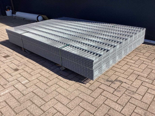 Heras - 8/6/8 - dubbelstaafs hekwerk gegalvaniseerd 183cm hoog (25x) - afbeelding 3 van  7