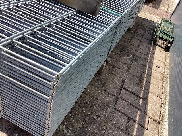 Heras - 8/6/8 - dubbelstaafs hekwerk gegalvaniseerd 183cm hoog (25x) - afbeelding 7 van  10