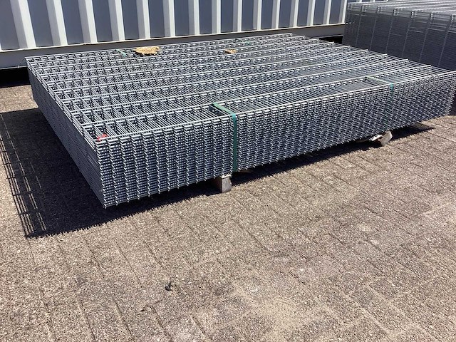 Heras - 8/6/8 - dubbelstaafs hekwerk gegalvaniseerd 183cm hoog (25x) - afbeelding 1 van  12