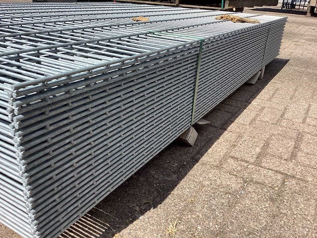 Heras - 8/6/8 - dubbelstaafs hekwerk gegalvaniseerd 183cm hoog (25x) - afbeelding 9 van  12