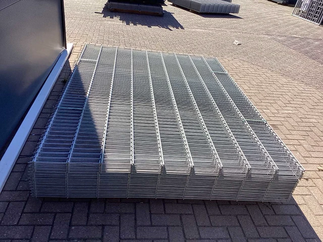 Heras - 8/6/8 - dubbelstaafs hekwerk gegalvaniseerd 183cm hoog (25x) - afbeelding 7 van  7