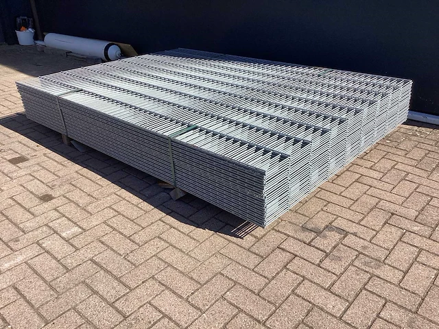 Heras - 8/6/8 - dubbelstaafs hekwerk gegalvaniseerd 183cm hoog (25x) - afbeelding 3 van  7
