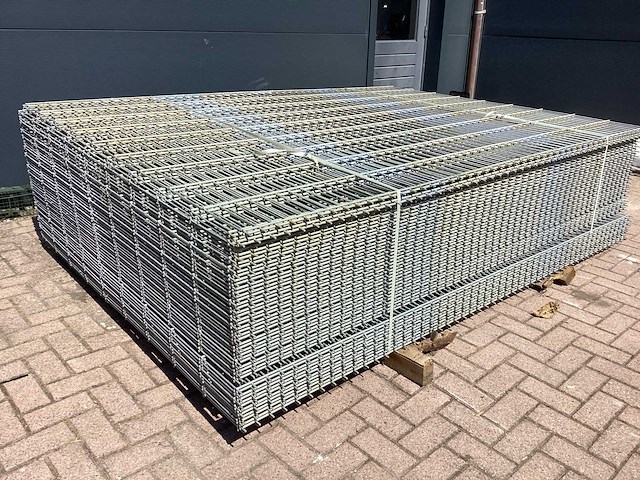 Heras - 8/6/8 - dubbelstaafs hekwerk gegalvaniseerd 183cm hoog (50x) - afbeelding 1 van  10