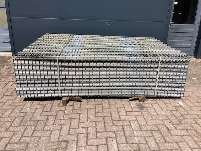 Heras - 8/6/8 - dubbelstaafs hekwerk gegalvaniseerd 183cm hoog (50x) - afbeelding 3 van  10