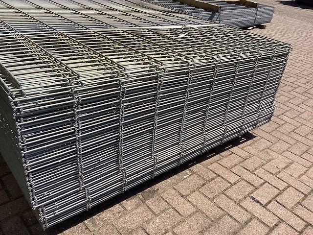 Heras - 8/6/8 - dubbelstaafs hekwerk gegalvaniseerd 183cm hoog (50x) - afbeelding 8 van  10