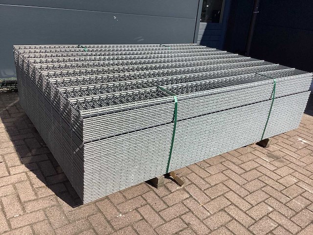 Heras - 8/6/8 - dubbelstaafs hekwerk gegalvaniseerd 183cm hoog (50x) - afbeelding 1 van  9
