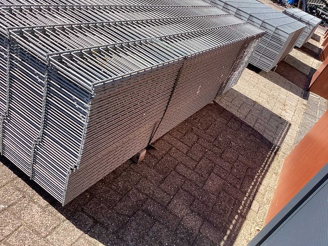 Heras - 8/6/8 - dubbelstaafs hekwerk gegalvaniseerd 183cm hoog (50x) - afbeelding 7 van  10