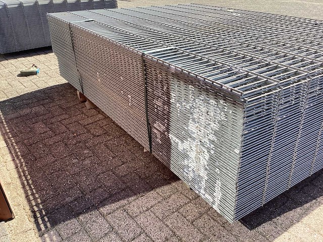 Heras - 8/6/8 - dubbelstaafs hekwerk gegalvaniseerd 183cm hoog (50x) - afbeelding 8 van  10
