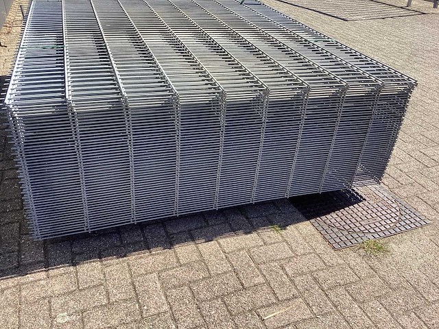 Heras - 8/6/8 - dubbelstaafs hekwerk gegalvaniseerd 183cm hoog (50x) - afbeelding 7 van  9
