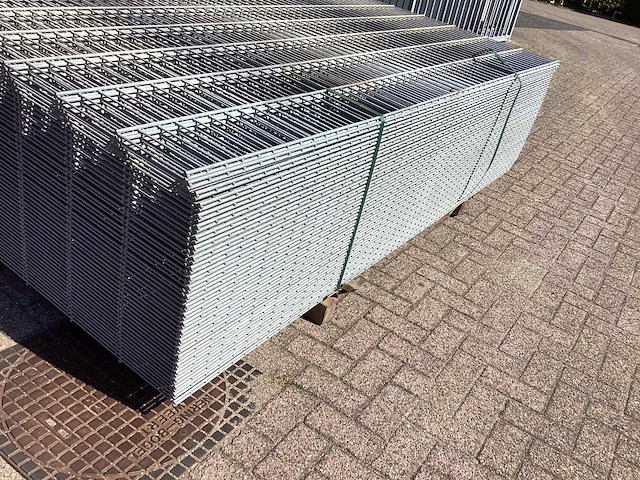 Heras - 8/6/8 - dubbelstaafs hekwerk gegalvaniseerd 183cm hoog (50x) - afbeelding 9 van  9