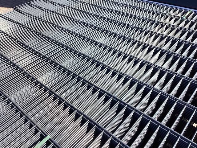 Heras - 8/6/8 - dubbelstaafs hekwerk gegalvaniseerd 203cm hoog (23x) paar aangezaagt - afbeelding 4 van  12