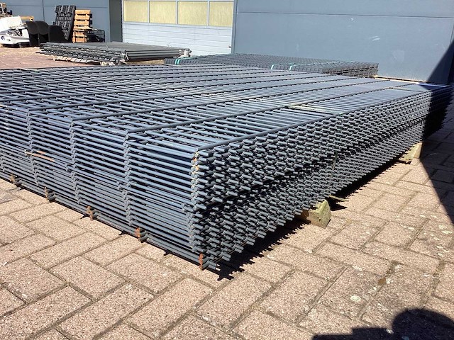 Heras - 8/6/8 - dubbelstaafs hekwerk gegalvaniseerd 203cm hoog (23x) paar aangezaagt - afbeelding 7 van  12