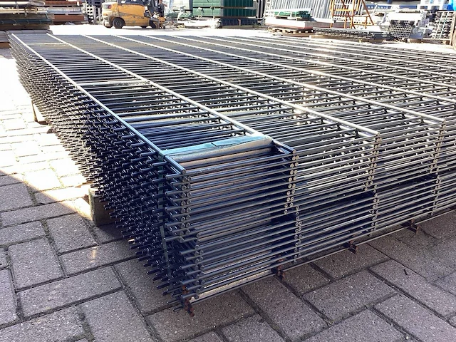 Heras - 8/6/8 - dubbelstaafs hekwerk gegalvaniseerd 203cm hoog (23x) paar aangezaagt - afbeelding 8 van  12