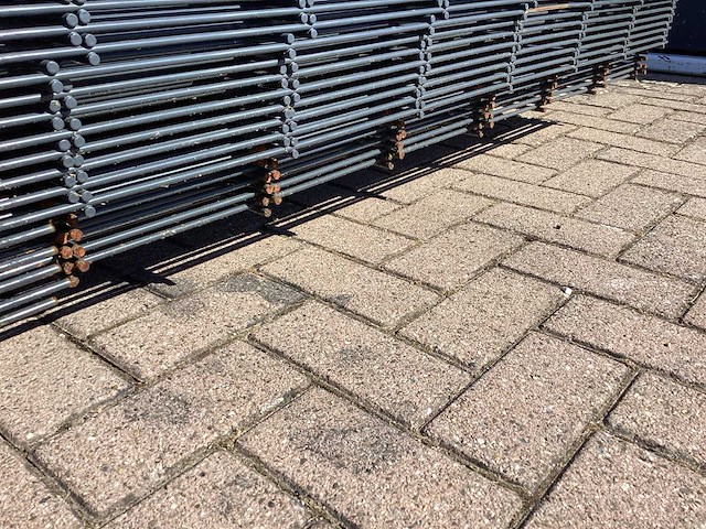 Heras - 8/6/8 - dubbelstaafs hekwerk gegalvaniseerd 203cm hoog (23x) paar aangezaagt - afbeelding 2 van  12