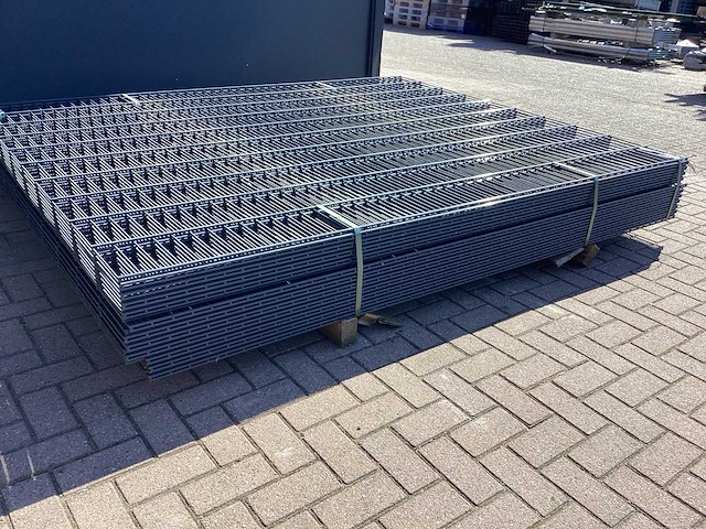 Heras - 8/6/8 - dubbelstaafs hekwerk gegalvaniseerd 203cm hoog (23x) paar aangezaagt - afbeelding 1 van  12