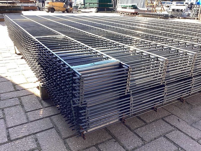 Heras - 8/6/8 - dubbelstaafs hekwerk gegalvaniseerd 203cm hoog (23x) paar aangezaagt - afbeelding 8 van  12