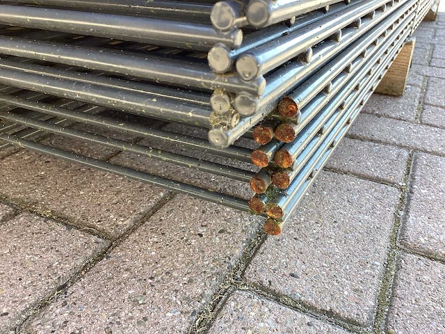 Heras - 8/6/8 - dubbelstaafs hekwerk gegalvaniseerd 203cm hoog (23x) paar aangezaagt - afbeelding 10 van  12