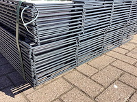 Heras - 8/6/8 - dubbelstaafs hekwerk gegalvaniseerd 203cm hoog (23x) paar aangezaagt - afbeelding 12 van  12