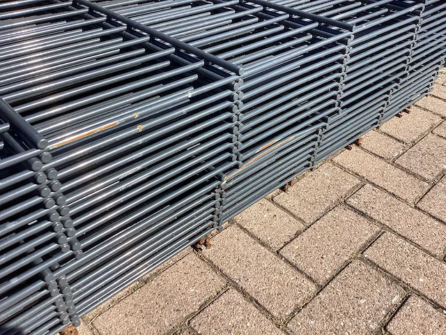 Heras - 8/6/8 - dubbelstaafs hekwerk gegalvaniseerd 203cm hoog (23x) paar aangezaagt - afbeelding 3 van  12