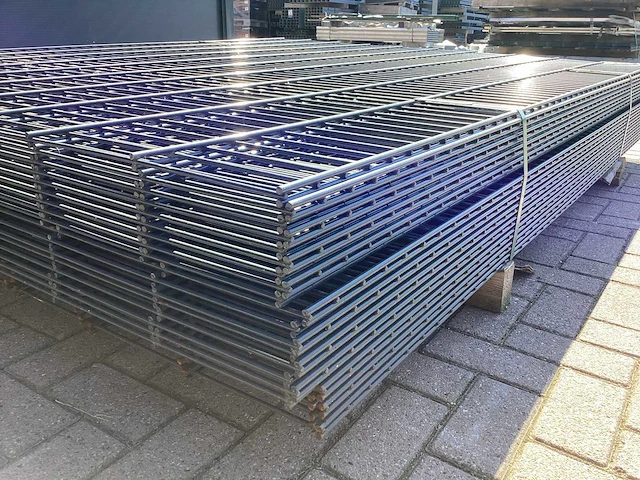 Heras - 8/6/8 - dubbelstaafs hekwerk gegalvaniseerd 203cm hoog (23x) paar aangezaagt - afbeelding 9 van  12