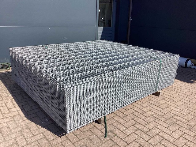 Heras - 8/6/8 - dubbelstaafs hekwerk gegalvaniseerd 223 hoog (50x) - afbeelding 1 van  8