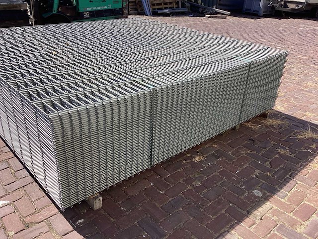 Heras - 8/6/8 - dubbelstaafs hekwerk gegalvaniseerd 223 hoog (50x) - afbeelding 1 van  10