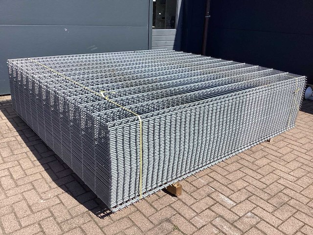 Heras - 8/6/8 - dubbelstaafs hekwerk gegalvaniseerd 223cm hoog (50x) - afbeelding 1 van  9