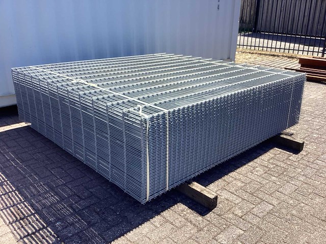 Heras - 8/6/8 - dubbelstaafs hekwerk gegalvaniseerd 243 hoog (50x) - afbeelding 1 van  10