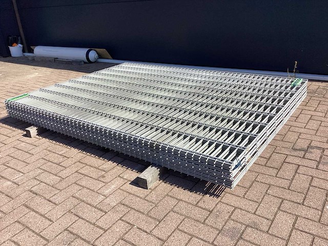 Heras - 8/6/8 - dubbelstaafs hekwerk gegalvaniseerd gecoat lichtgrijs 183 hoog (10x) - afbeelding 5 van  11