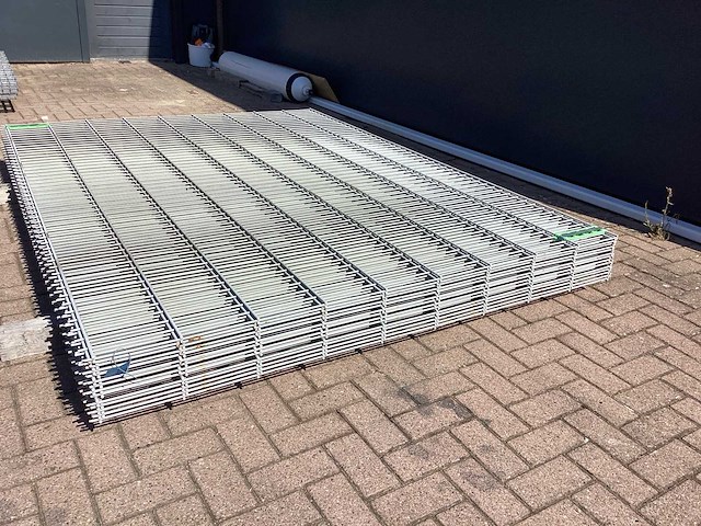 Heras - 8/6/8 - dubbelstaafs hekwerk gegalvaniseerd gecoat lichtgrijs 183 hoog (10x) - afbeelding 6 van  11