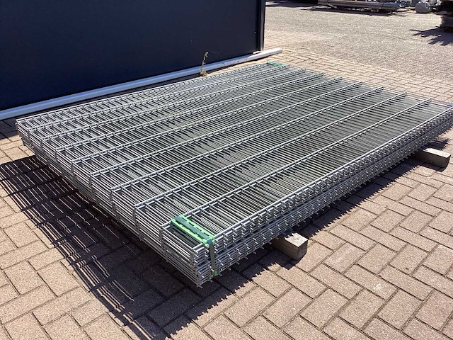 Heras - 8/6/8 - dubbelstaafs hekwerk gegalvaniseerd gecoat lichtgrijs 183 hoog (10x) - afbeelding 10 van  11