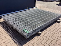 Heras - 8/6/8 - dubbelstaafs hekwerk gegalvaniseerd gecoat lichtgrijs 183 hoog (10x) - afbeelding 10 van  11