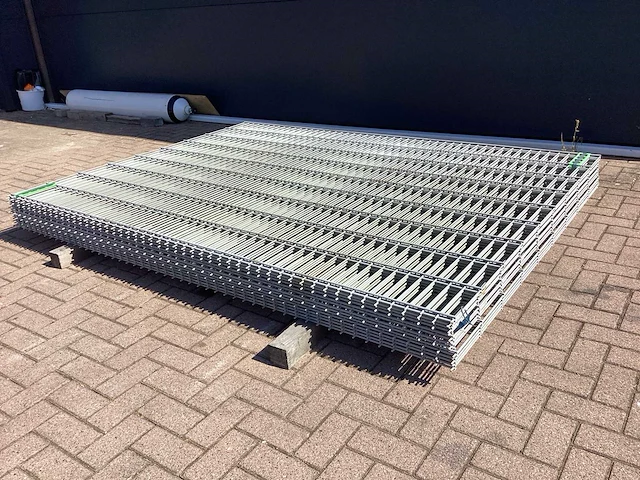 Heras - 8/6/8 - dubbelstaafs hekwerk gegalvaniseerd gecoat lichtgrijs 183 hoog (10x) - afbeelding 5 van  11