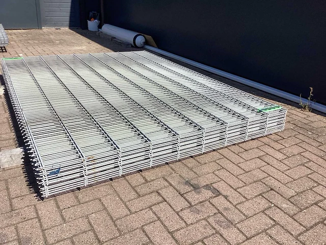 Heras - 8/6/8 - dubbelstaafs hekwerk gegalvaniseerd gecoat lichtgrijs 183 hoog (10x) - afbeelding 6 van  11