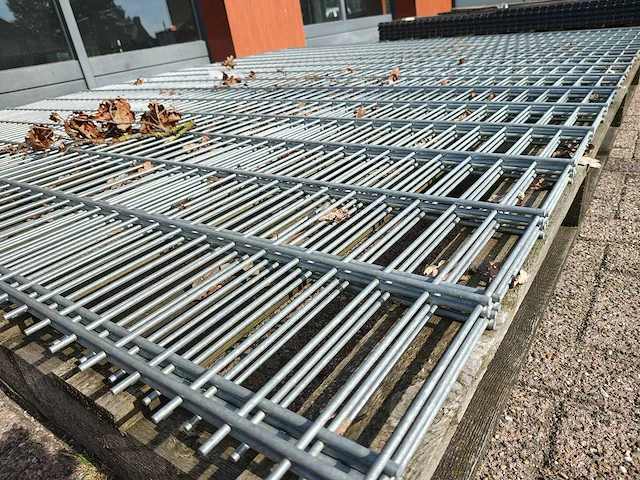 Heras - dubbelstaafs 8/6/8 - hekwerk 300cm hoog (3x) - afbeelding 6 van  6