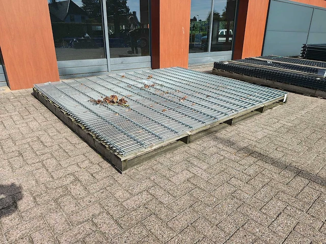 Heras - dubbelstaafs 8/6/8 - hekwerk 300cm hoog (3x) - afbeelding 1 van  8
