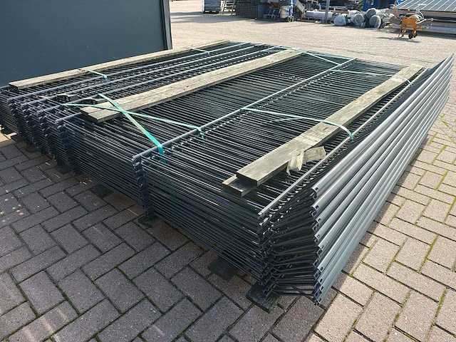 Heras - hekwerk duits profiel - 240 cm hoog (20x) - afbeelding 1 van  8