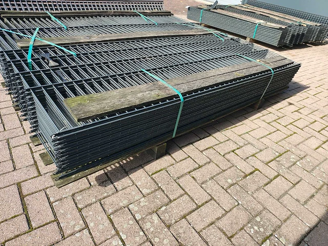 Heras - hekwerk duits profiel - 240 cm hoog (20x) - afbeelding 6 van  8