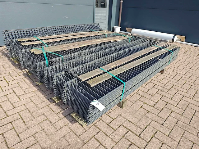 Heras - hekwerk duits profiel - 240cm hoog (20x) - afbeelding 1 van  8
