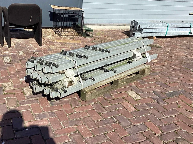 Heras - palen 180cm gegalvaniseerd (24x) - afbeelding 1 van  8