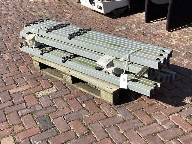 Heras - palen 180cm gegalvaniseerd (24x) - afbeelding 3 van  8