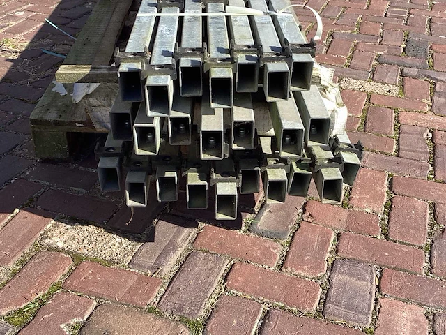 Heras - palen 180cm gegalvaniseerd (24x) - afbeelding 8 van  8