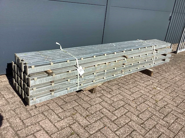 Heras - palen 300cm (41x) - afbeelding 1 van  9