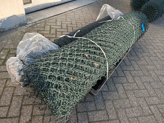 Heras - partij 2 rollen gaas ca 30 mtr 200cm hoog - afbeelding 1 van  7