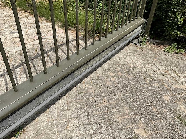 Heras - vrijdragende elektrische schuifpoort - afbeelding 5 van  6
