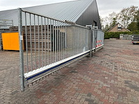 Heras aluminium elektrische schuifpoort 9.50m doorgang - afbeelding 3 van  7