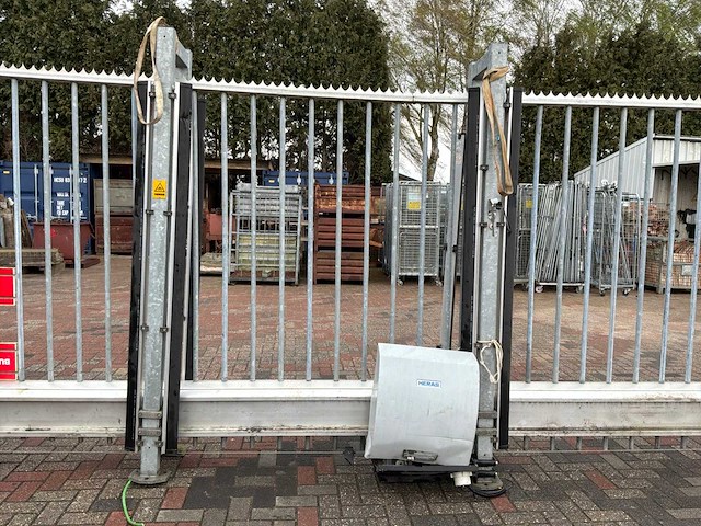 Heras aluminium elektrische schuifpoort 9.50m doorgang - afbeelding 6 van  7