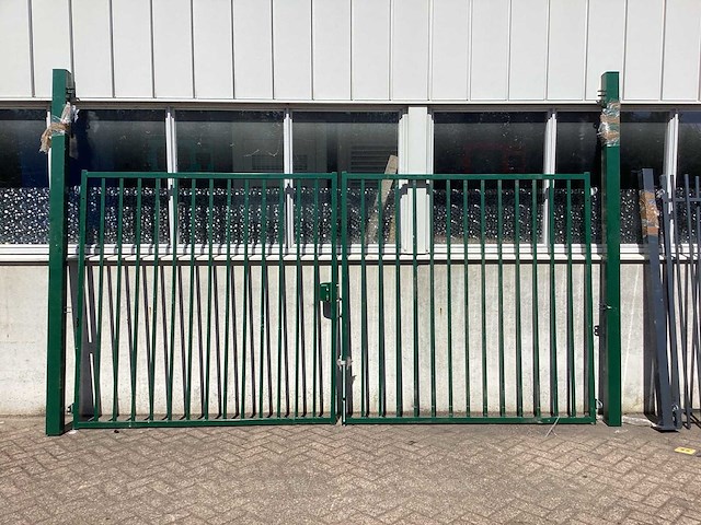 Heras dubbele poort 5 mrt met palen - afbeelding 2 van  9