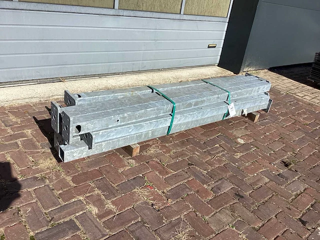 Heras palen met voetplaat 115cm gegalvaniseerd (14x) - afbeelding 1 van  10